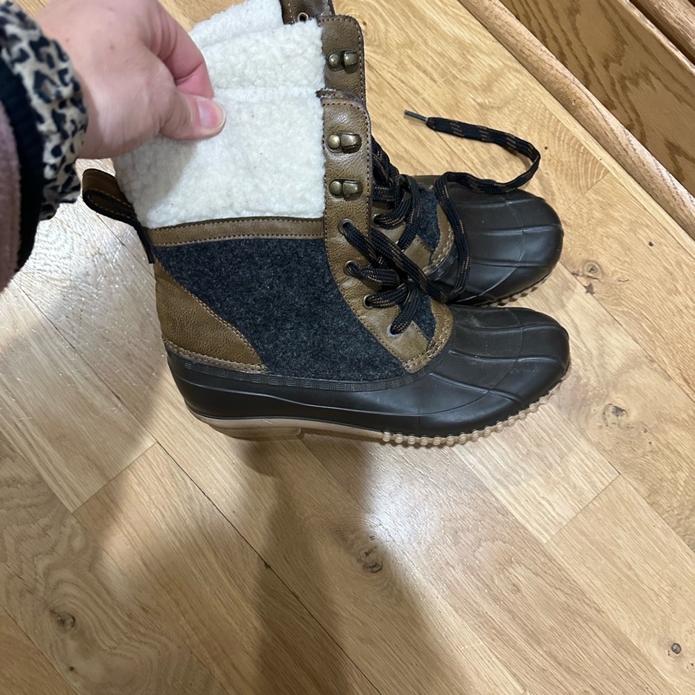 Maurice’s duck boots